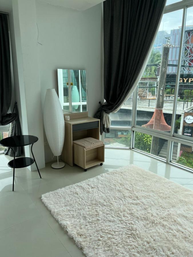 The Chu Cafe / Guesthouse Nai Harn Exterior foto